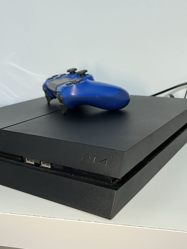 Ps4 ( 1 comando ) + ( 2 jogos )