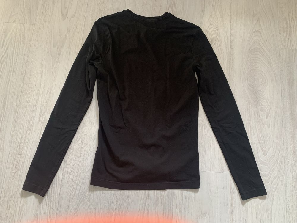 Czarny tshirt z długim rękawem H&M