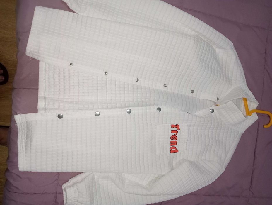 Roupa quase nova de marca