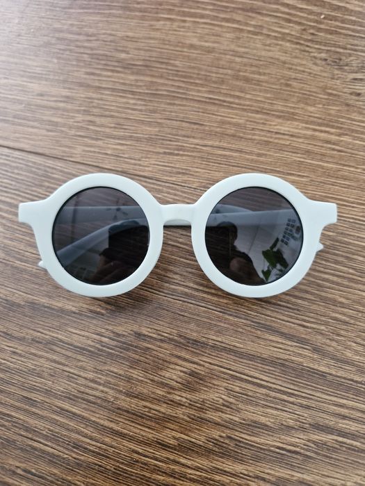 Dziecięce okulary przeciwsłoneczne, pierwsze okulary