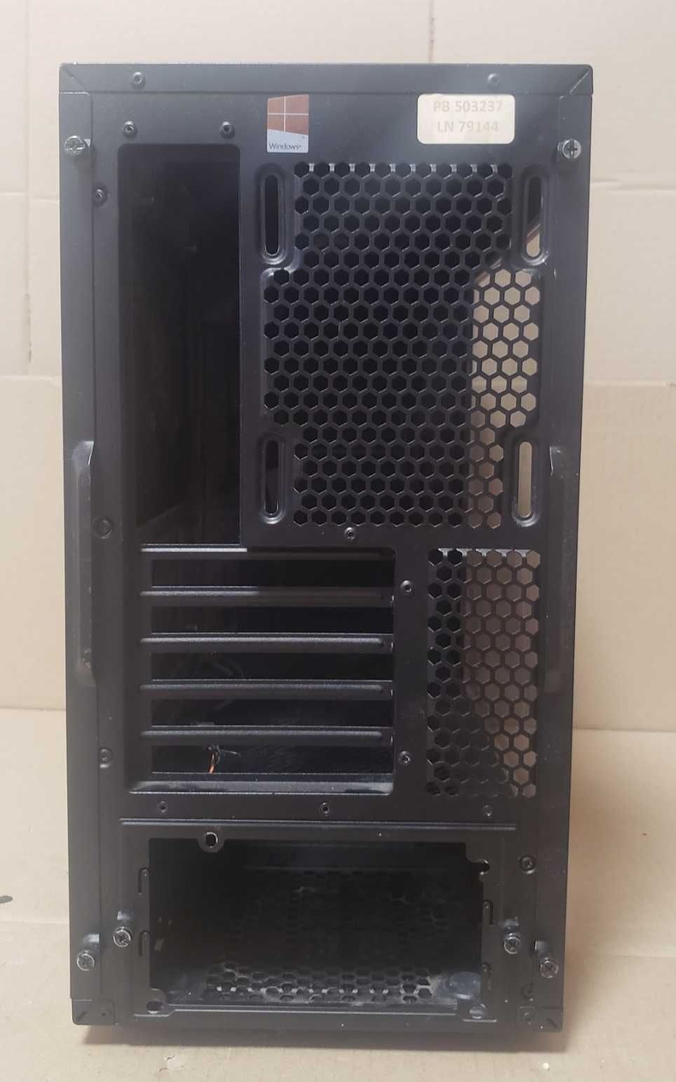 Корпус Fractal Design Define Mini C TG Black. с повреждениями.