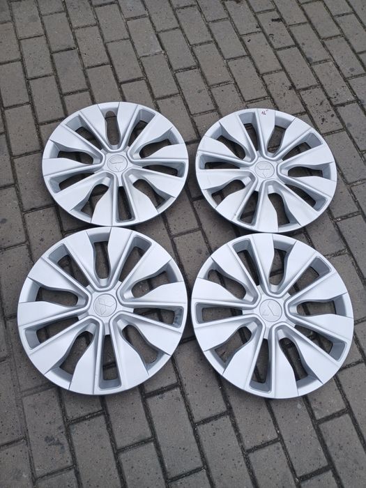 Kołpaki Mitsubishi komplet 16"