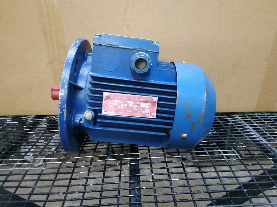 Електродвигун электродвигатель, мотор, АИР71А2У2 0.75 кВт /2820 об/хв