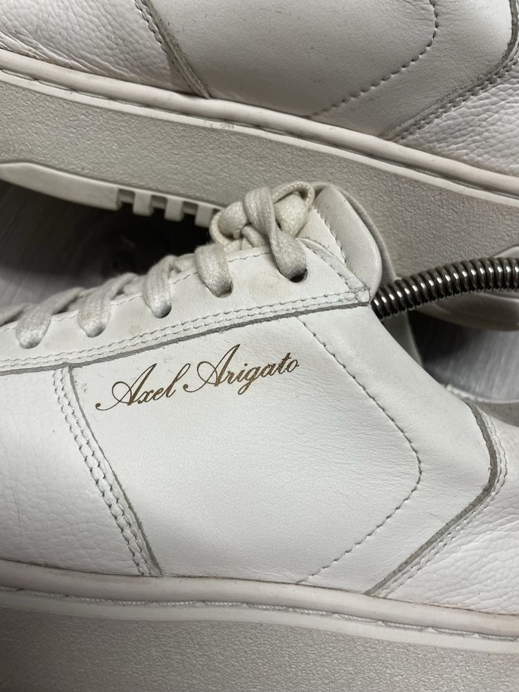 Skorzane buty trampki Axel Arigato designer fashion logo