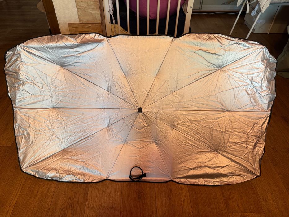 Продам сонцезахисний зонт на лобове скло.