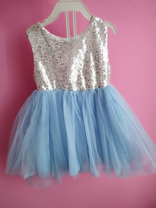 Нарядна сукня для маленької принцеси