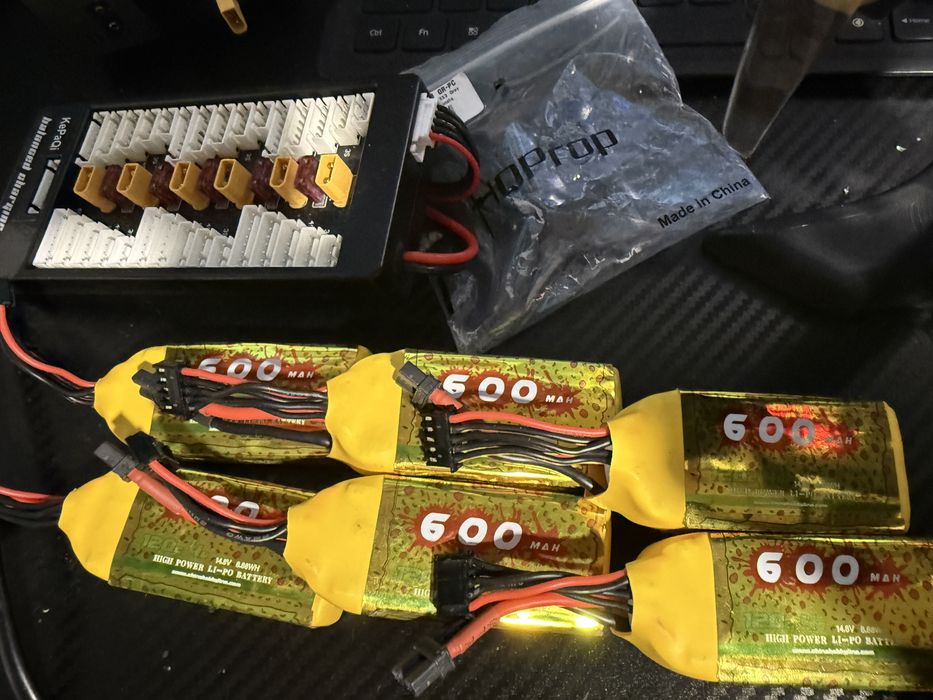 Mega zestaw dron 3” fpv plis zaadowe czesci ladowarka baterie