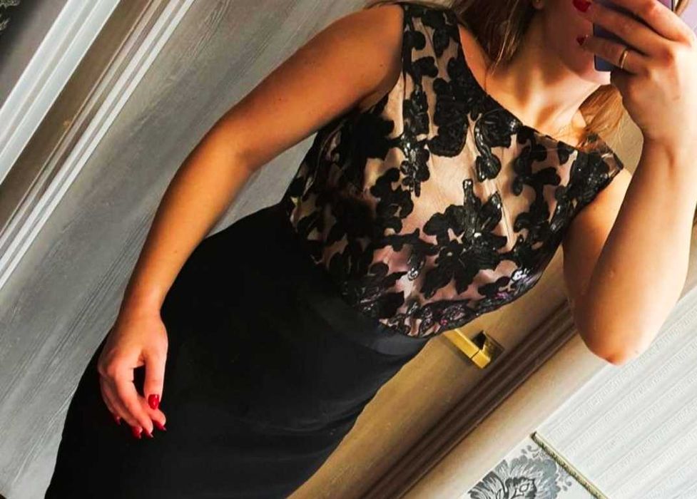 Продам яркое платье для мероприятия