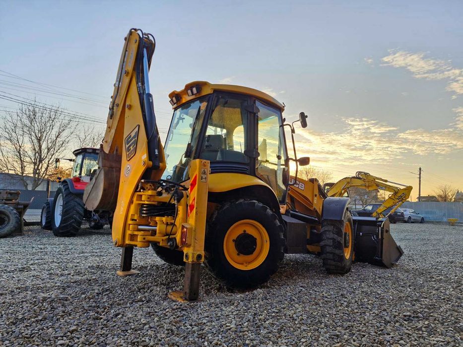 екскаватор навантажувач JCB 3cx