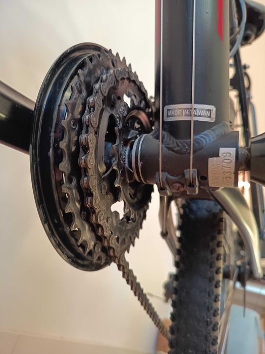 Bicicleta GT Avalanche 4.0 6061 M (18") - Shimano Acera