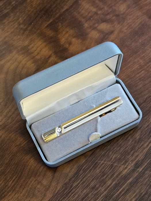 Позолочений зажим для галстука з каменем