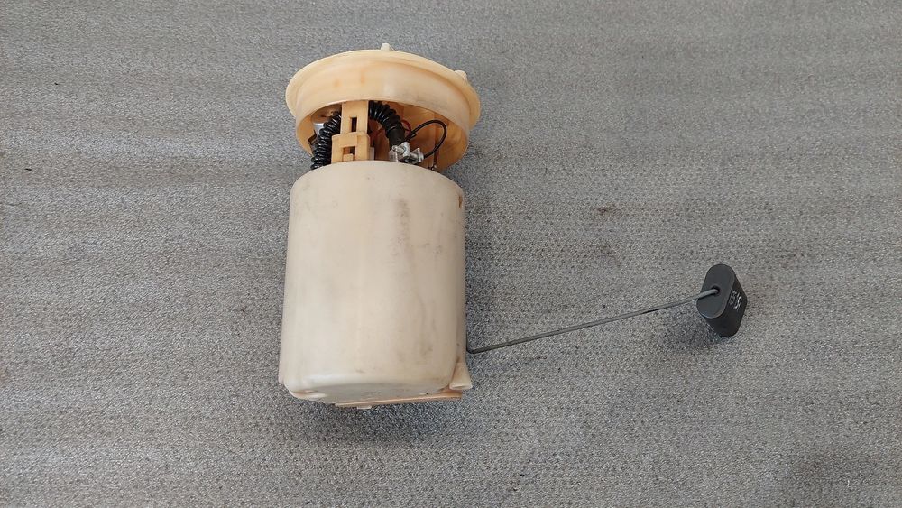 Bomba de combustível VOLVO S40 I (VS)