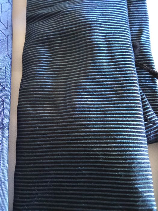 Vendo gravatas Hugo Boss Novas COM ETIQUETA!