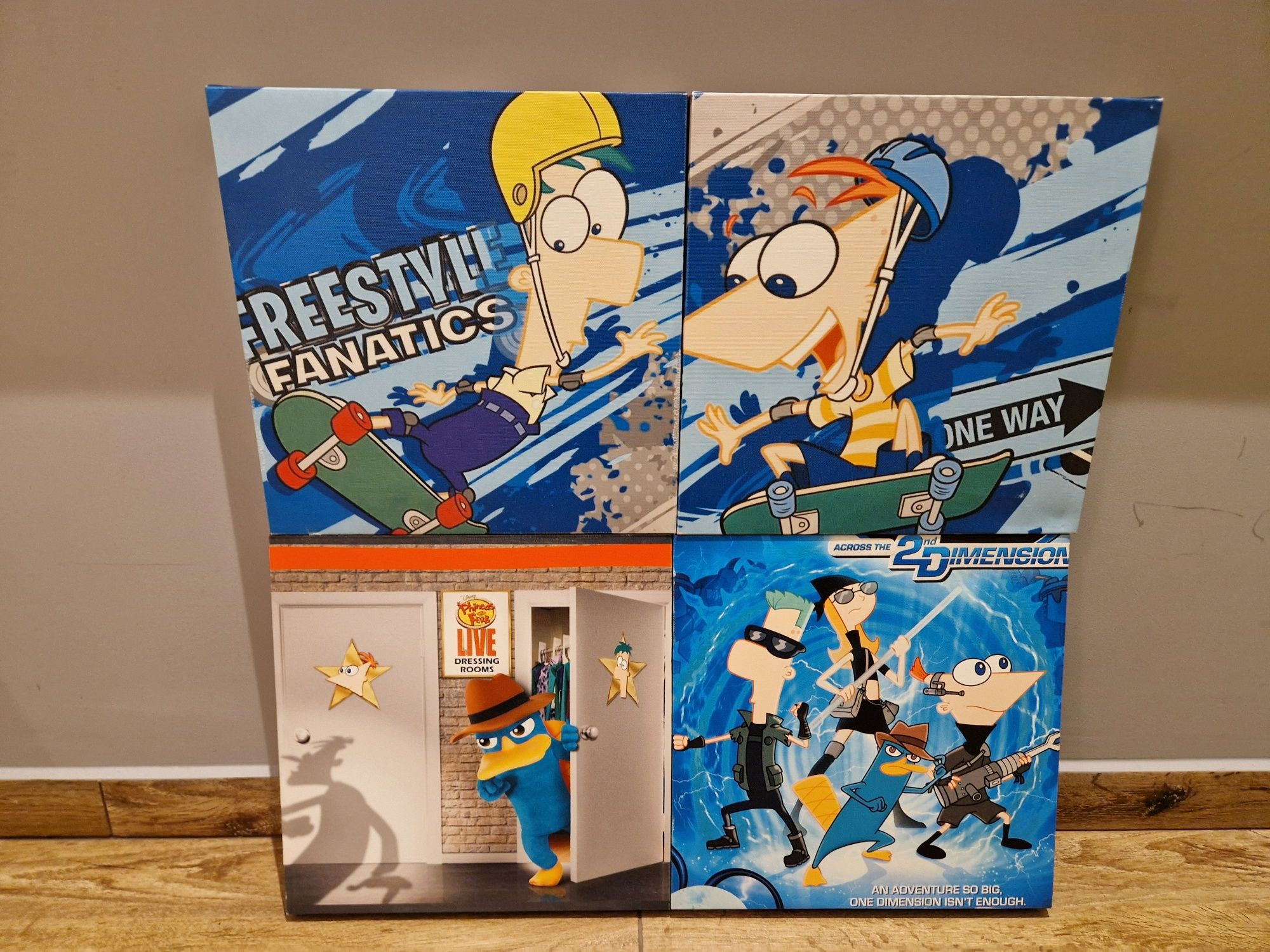 Obrazy na płótnie 30x30 cm „Fineasz i Ferb” – komplet 4 sztuk