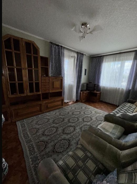 Продам 2 квартиру м.Студентческая Ак.Павлова 142