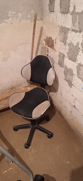 Krzesło biurowe/komputerowe dla dziecka lub nastolatka