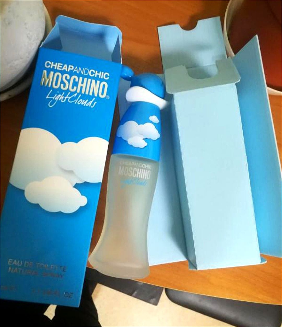 Moschino Cheap and Chic Light Clouds  EDT 100 ml