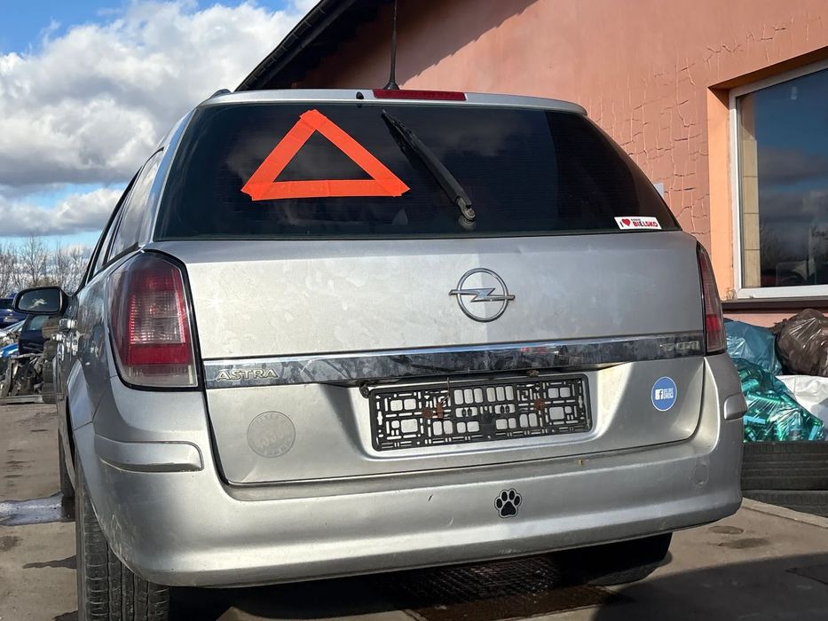 KLAPA BAGAŻNIKA TYLNA OPEL ASTRA H KOMBI KOD LAKIERU Z157