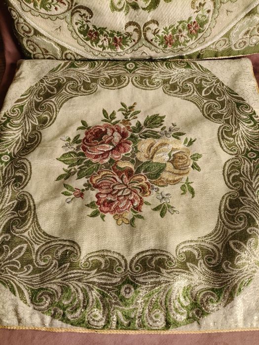 Stare ozdobne poszewki na ozdobne poduszki 191