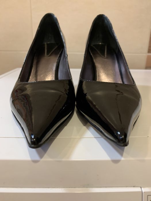 Buty / szpilki skórzane lakierowane Kazar 39