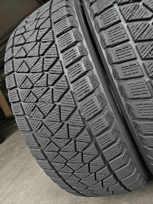 R18 225 60 шини зимові Bridgestone Blizzak DM-V2 японські липучки