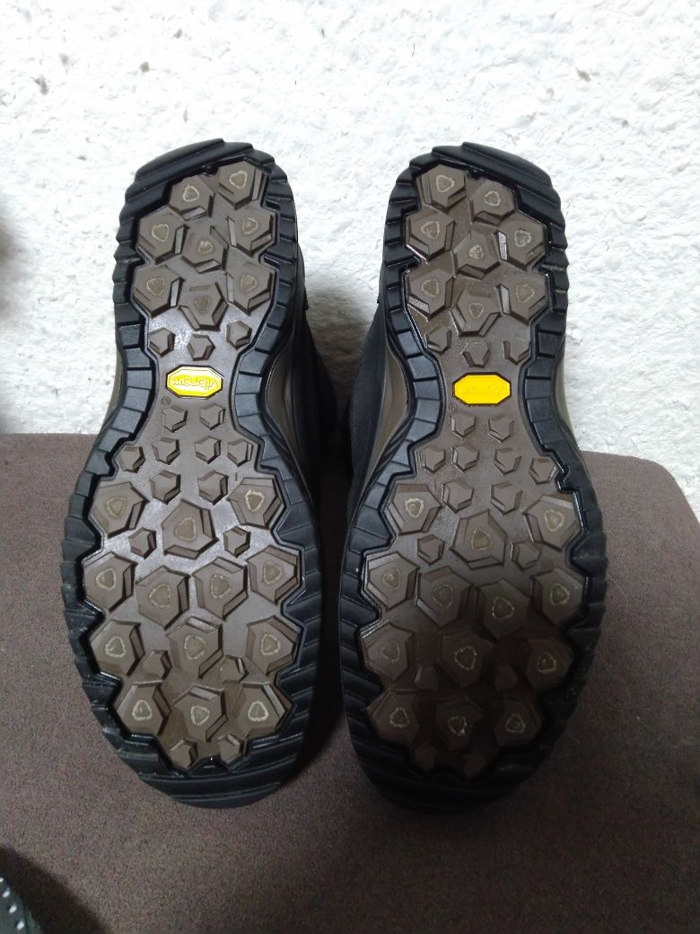Ботинки Lowa Sassello мембрана Gore -Tex + утеплитель, подошва Vibram