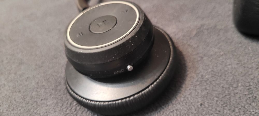 професійна гарнітура Plantronics Voyager Focus UC B825