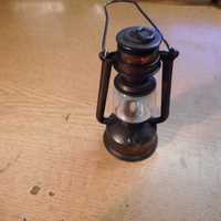 Temperówka lampa naftowa -metalowa