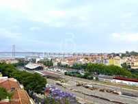 Apartamento T2 na Estrela com vista para o rio