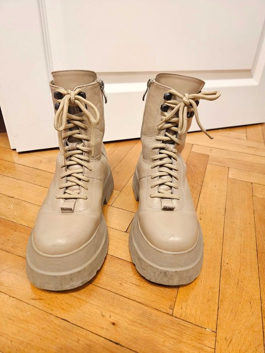 Trapery/ botki skórzane beżowe