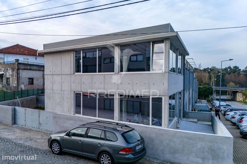 Armazém 345 M2 para serviços, comercio e indústria Ferreiros, Braga