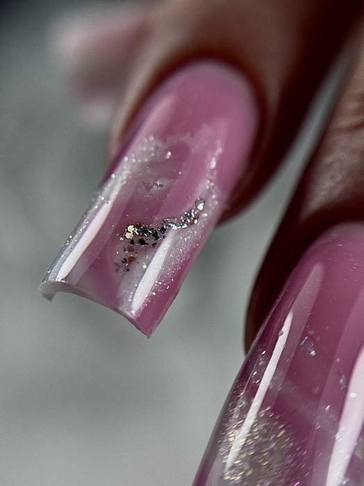 Манікюр та покриття 500 грн