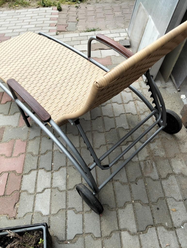 Leżak ogrodowy, tarasowy technoratan