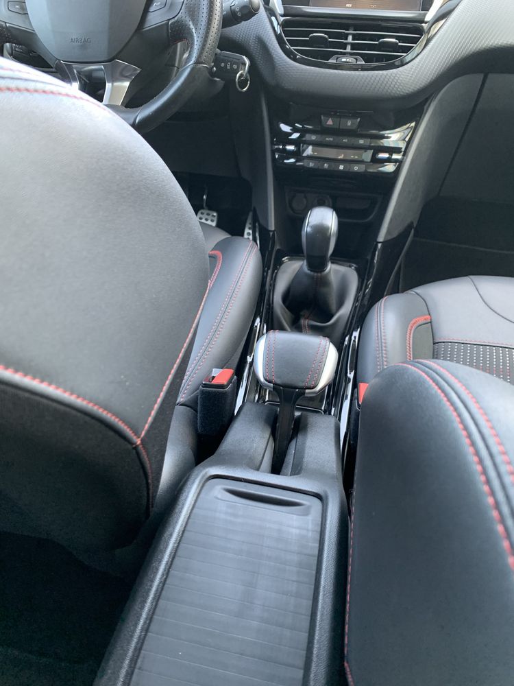 Peugeot 2008 Pure Tech GTLine // 97 mil kms - IMPECÁVEL