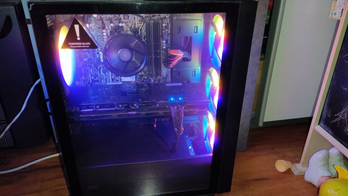 PC RGB gry R5 2600 6/12 DDR4 16GB RX5700XT 8GB 600W 1,25TB Win11