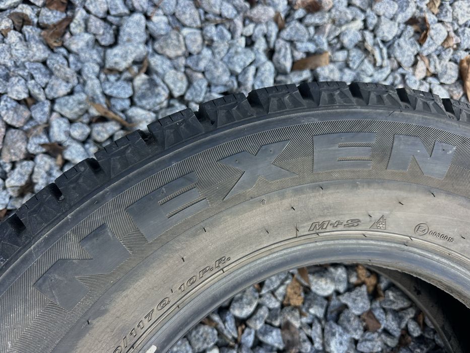 Продам Зимову Гуму NEXEN  Стан НОВОЇ! LT265/65 R17
