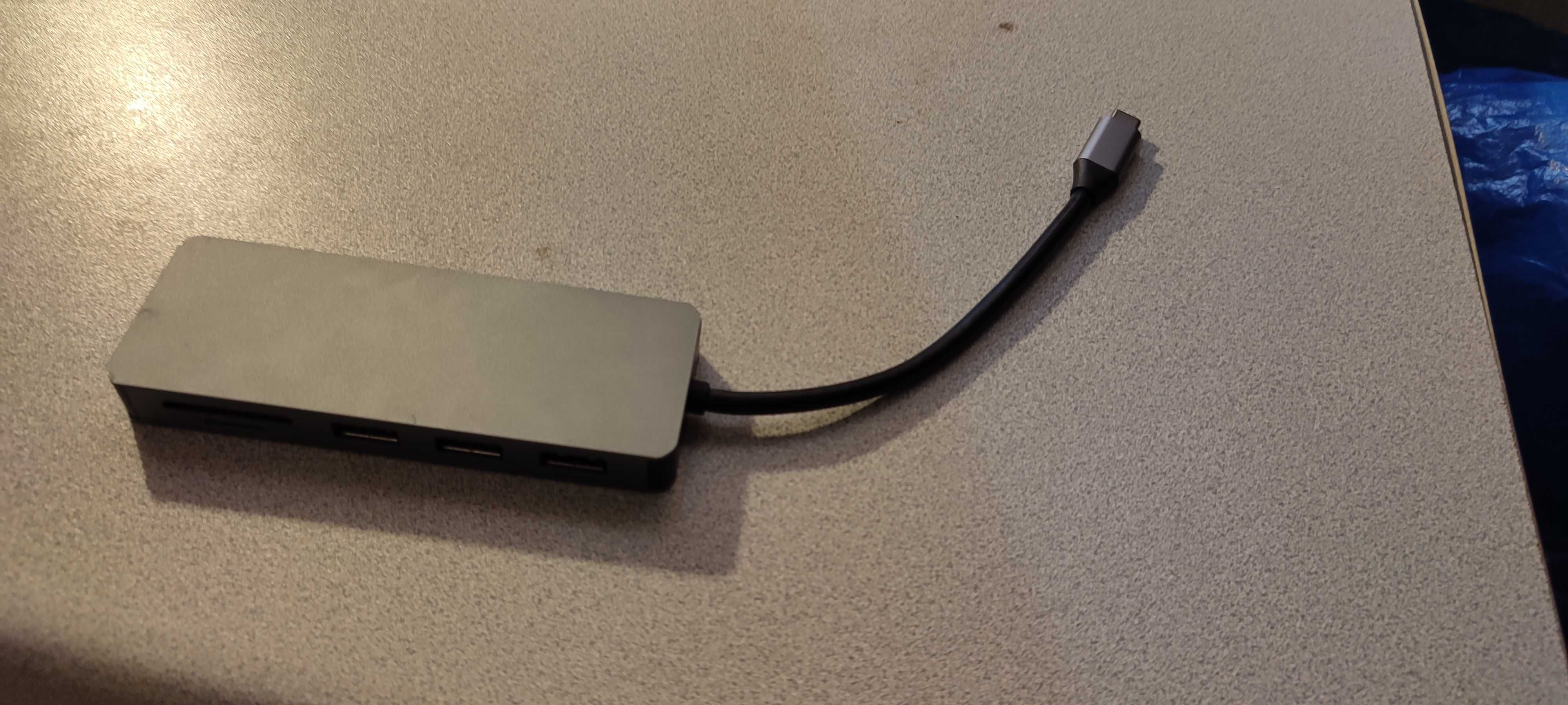 Adapter USB-C Tradebit 6316 na 4 wejścia szary