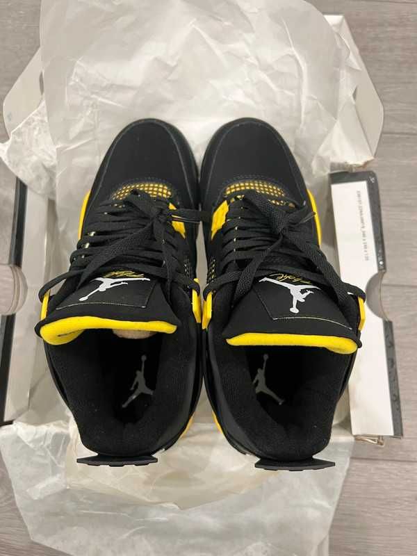 Buty do koszykówki Jordan 4 Air Retro Thunder nowy z metką R.44