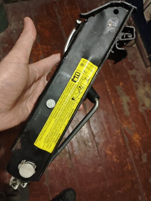 Домкрат оригінал WV PASSAT B6