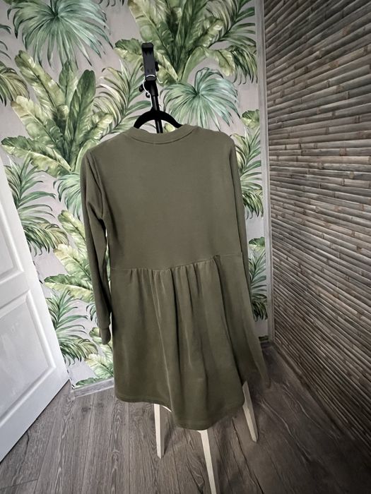 Сукня оливкового кольору