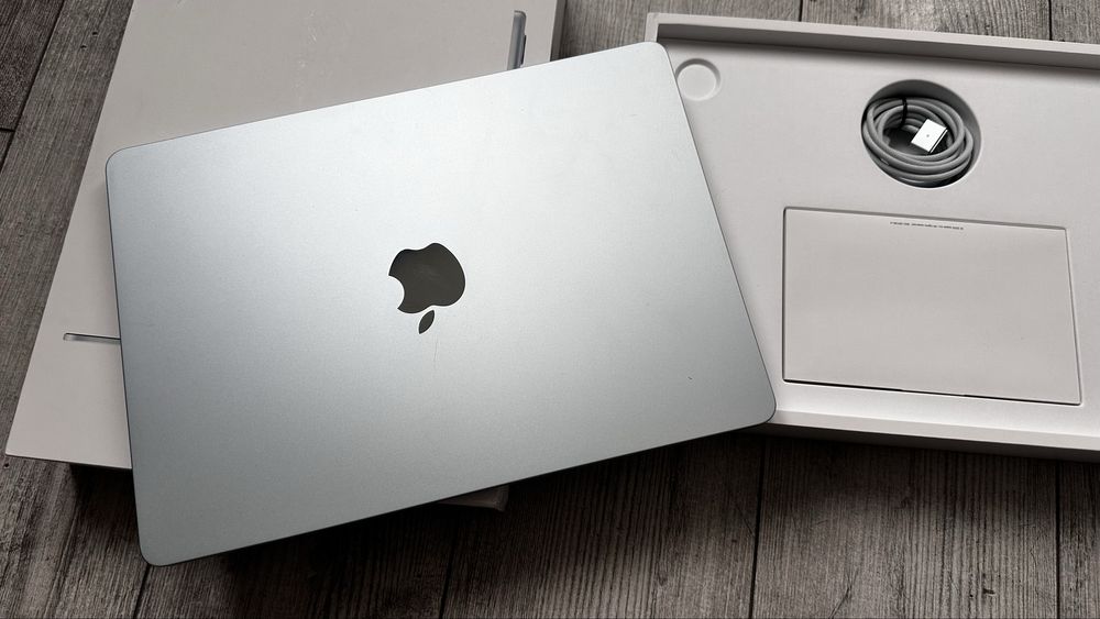 Apple MacBook Air 2025 m4 sky blue