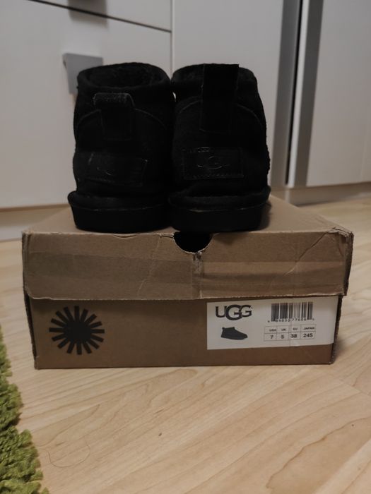 UGG Classic Ultra Mini czarne rozmiar 38, śniegowce