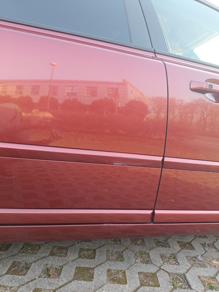 Volvo v50 2.0 2009, stan b. dobry, 320tys.