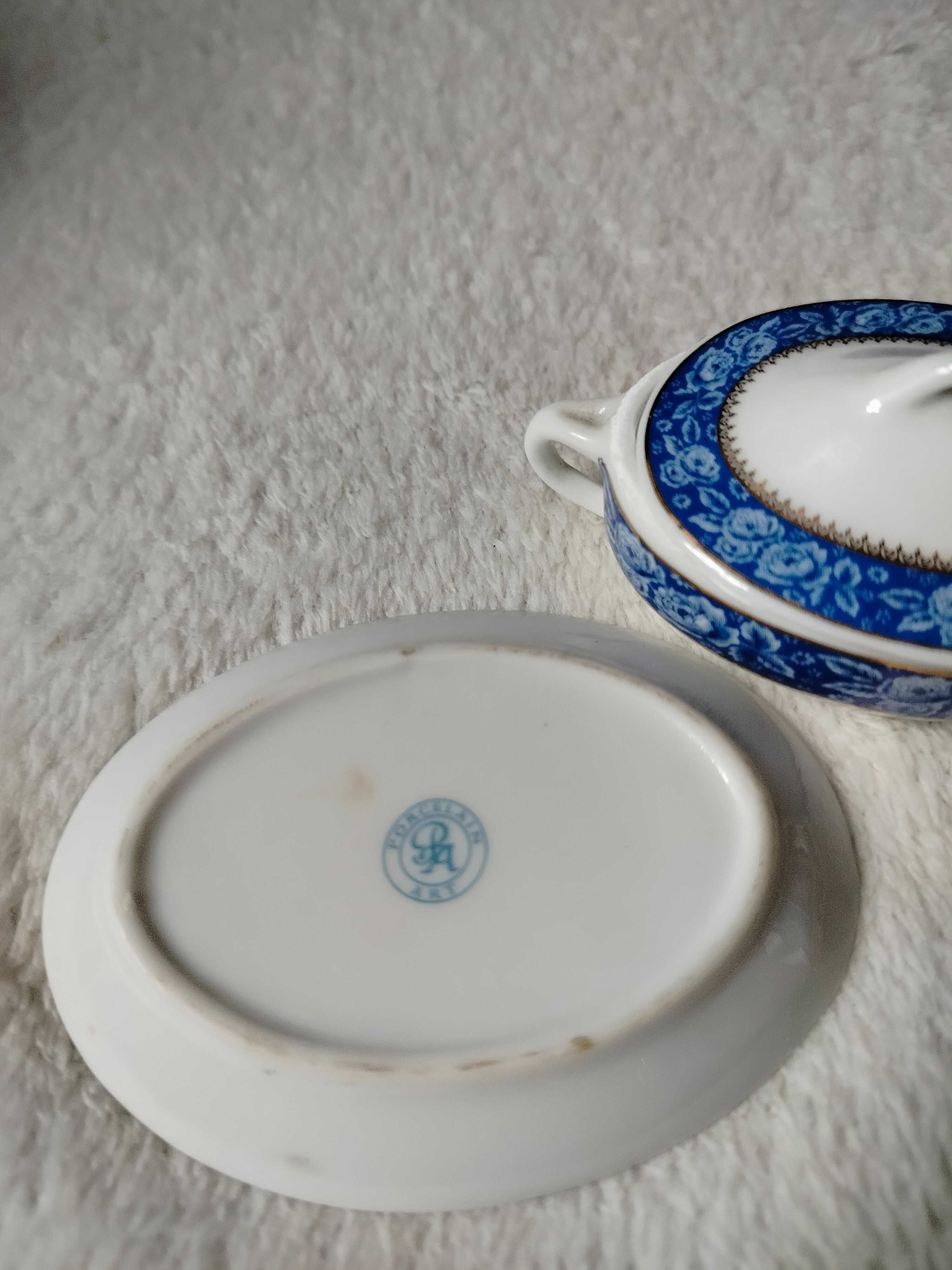 miniaturowa porcelana waza bulionówka