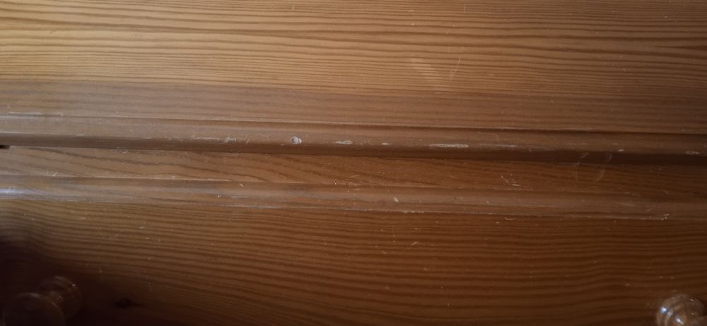 Escrivaninha antiga bem estimada