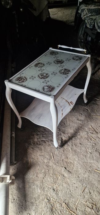 Krzesła I barek.