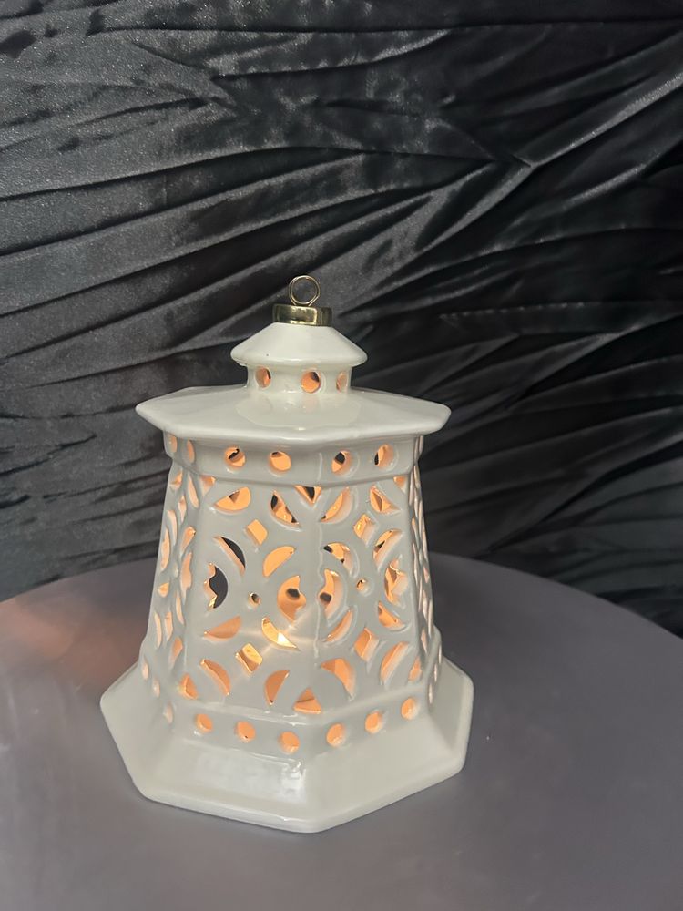 Lampion ceramiczny ażurowy ecru do zawieszenia z miejscem na świeczkę