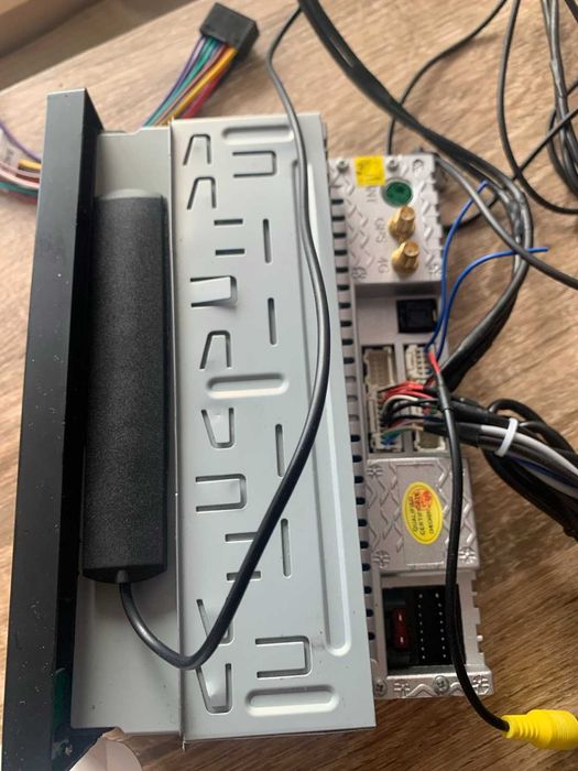 Абсолютно НОВА сенсорна автомагнітола з пультом керування на кермі!