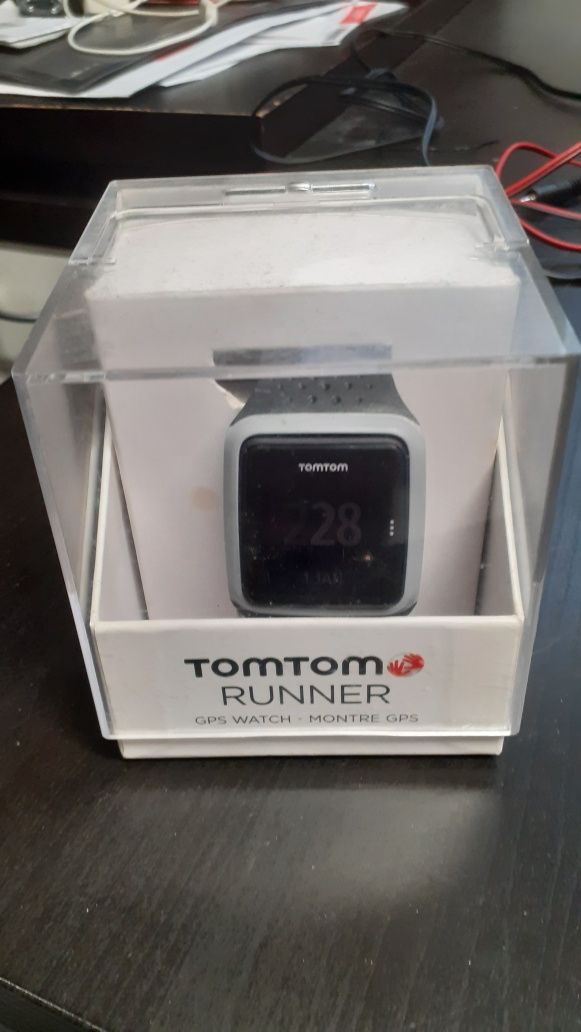 Relógio Tomtom Runner e luzes para sapatilhas