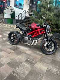 Ducati monster 696 2011 Cafe Racer